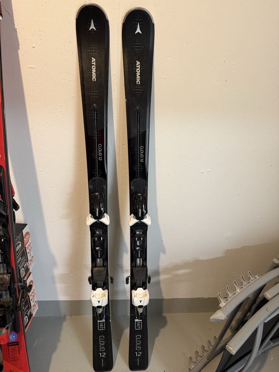 Atomic Skis: Damen Ski Atomic Cloud 12 – Gebraucht aus Neukirch (Egnach) von Drughino