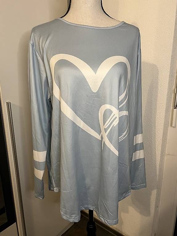 Pullover & Sweatshirts: Hellblauer Pullover - Grösse XL – Gebraucht aus Urdorf von Marybyii