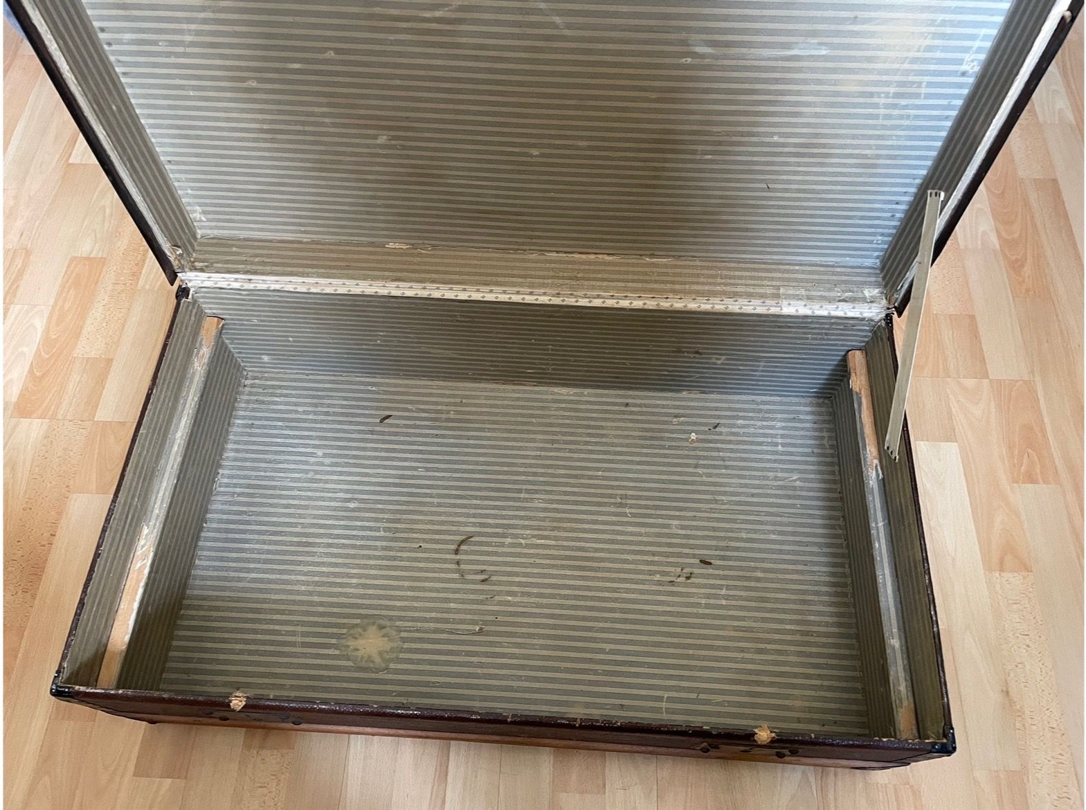 Truhen: Koffer – Gebraucht aus St.Gallen von nat_7n75 8