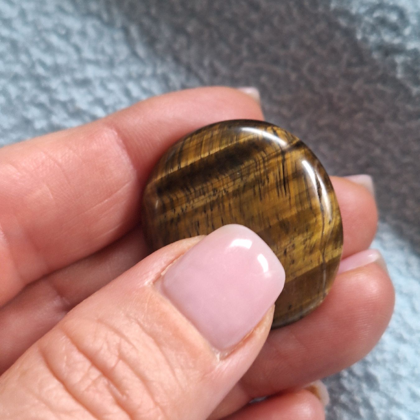 Minerali & Pietre curative: Tigerauge Handschmeichler – Usato da Aeugstertal venduto da firefly33 4