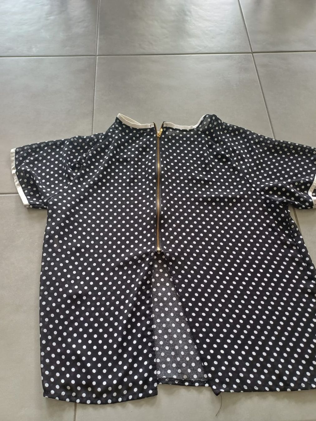 Top: Blouse d'été à pois – Usato da Collonges venduto da cam_72xf 2