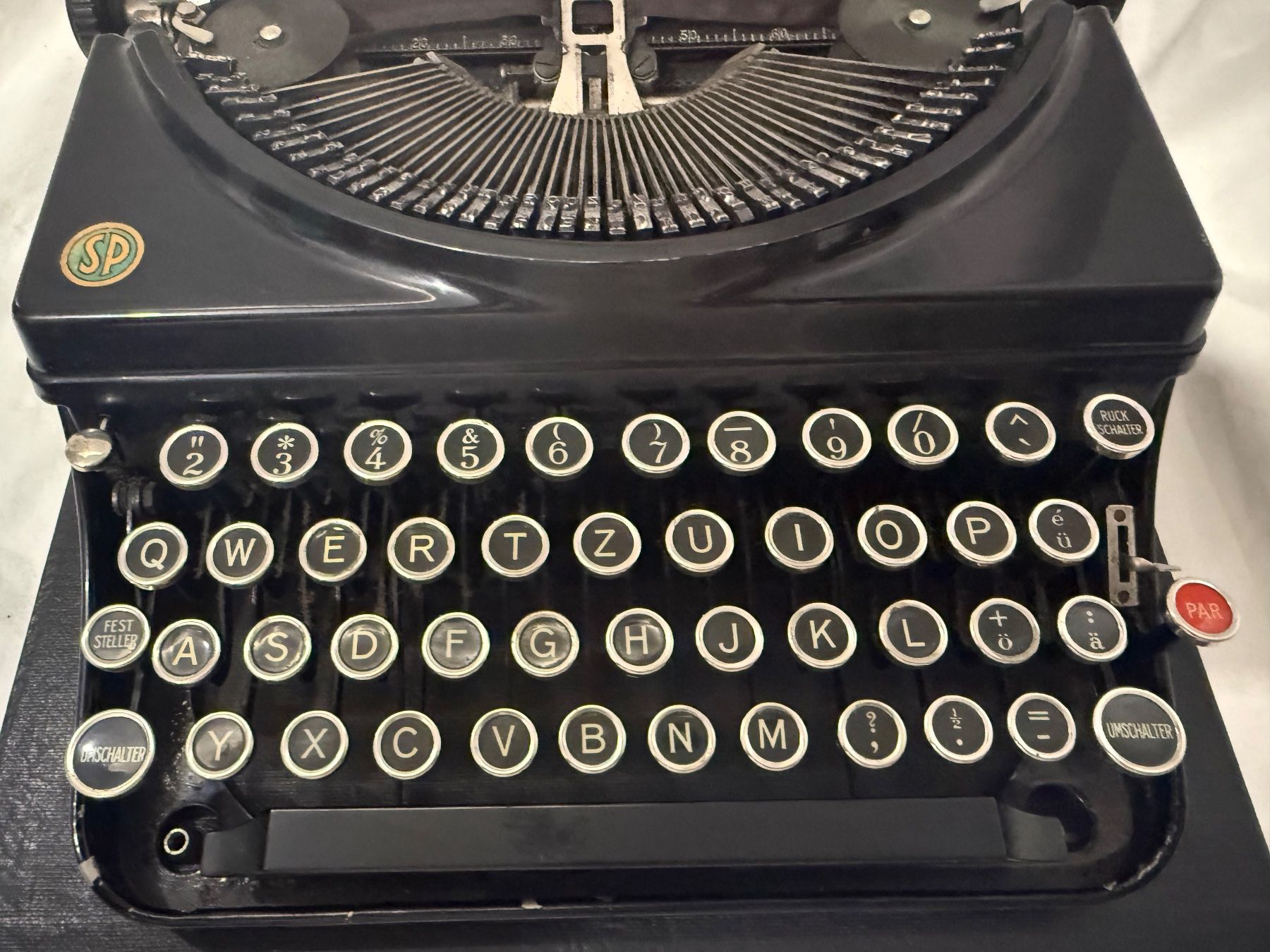 Macchine da scrivere: Machine à Écrire Vintage Smith Premier Portable Model 35 – Usato da Marin-Epagnier venduto da EagleOne 2