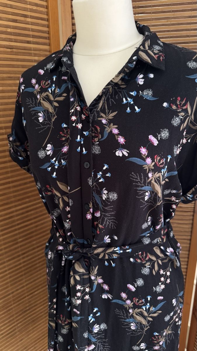 Vero Moda Robes: Kleid Vero Moda 38 – D'occasion à Gümligen par morticiaaddams