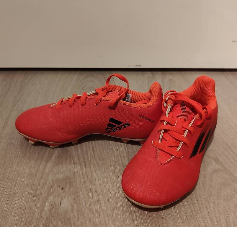 Scarpe per ragazzi: Scarpe calcio Adidas 32 – Usato da Magliaso venduto da mar_66sk