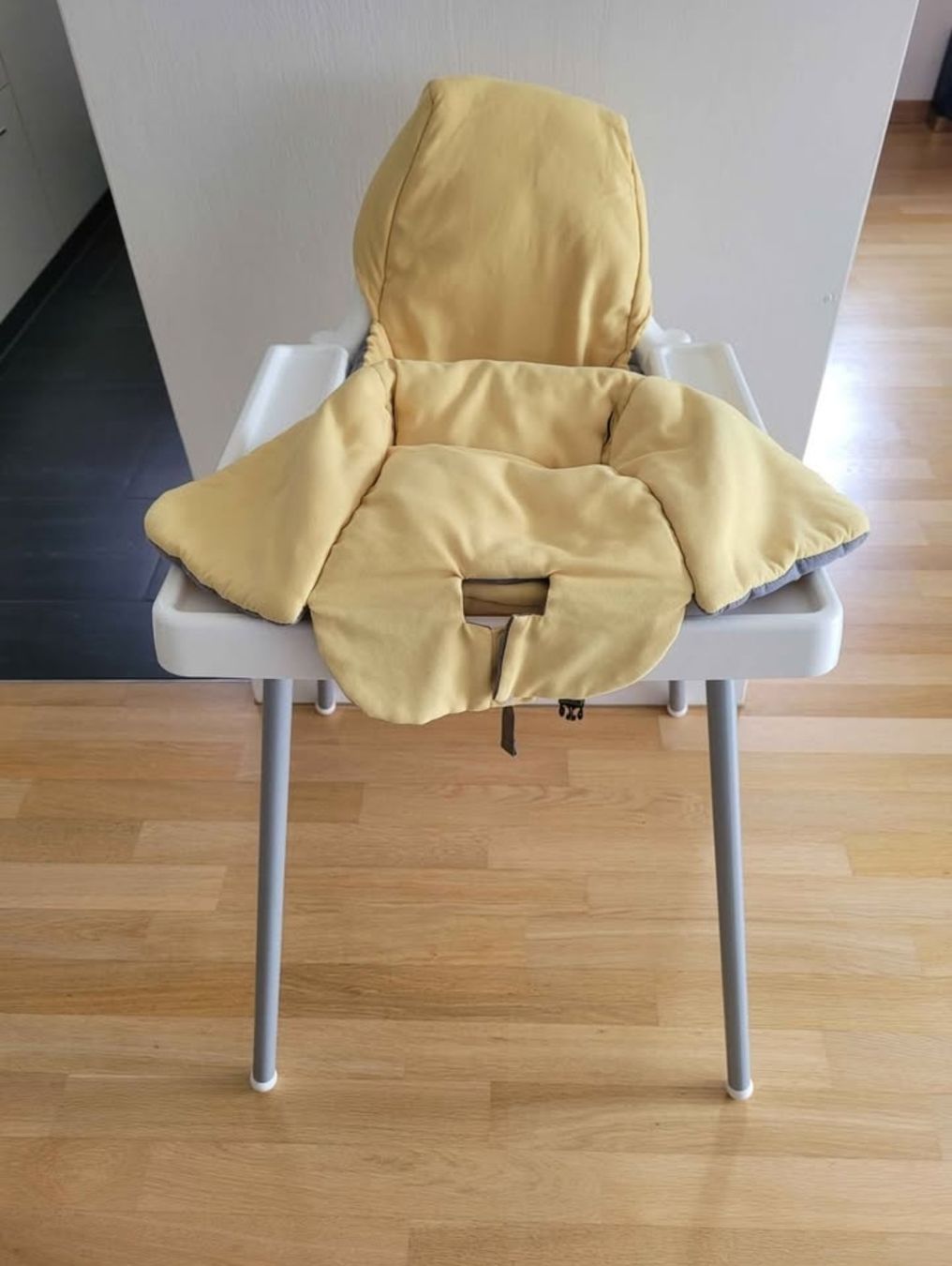 Ikea Hochstühle: Kinderhochstuhl mit Tablett + 2 Bezüge – Gebraucht aus Baar von rjfhz90 2