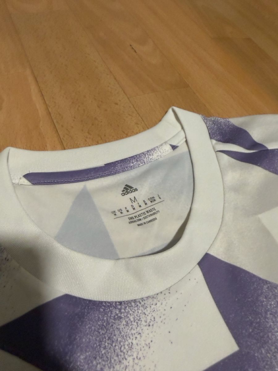 Real Madrid Canottiere & Pantaloni: Real Madrid Trainingstrikot – Nuovo (secondo la descrizione) da Volketswil venduto da 8003 2