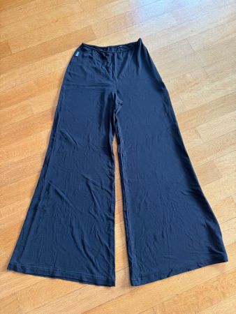 Damen Hose weit geschnitten schwarz gebraucht guter Zustand