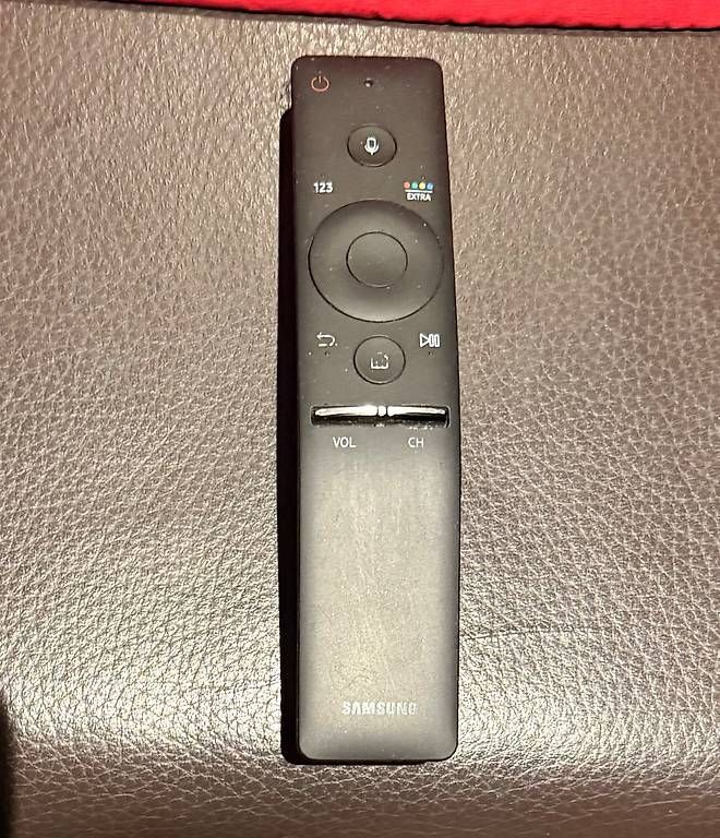 Fernseher: SAMSUNG SMART TV 65 built-in speakers – Gebraucht aus Bäch SZ von rmm01 3