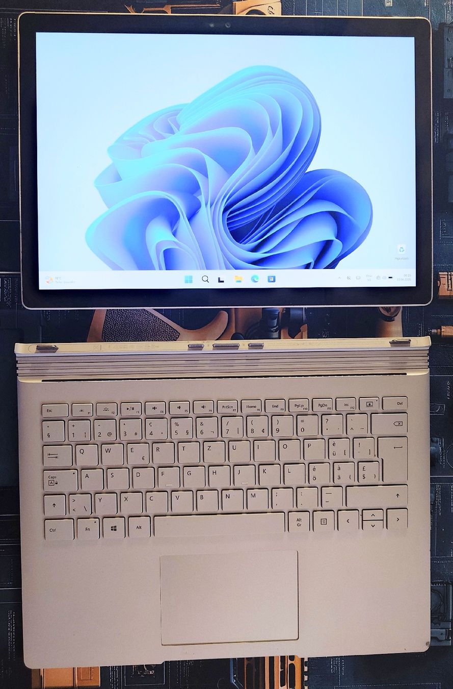 Microsoft Notebooks: Microsoft Surface Book | i5 | 8GB | 256GB SSD | Win 11 Pro  – Gebraucht aus Ennetmoos von Faders 5