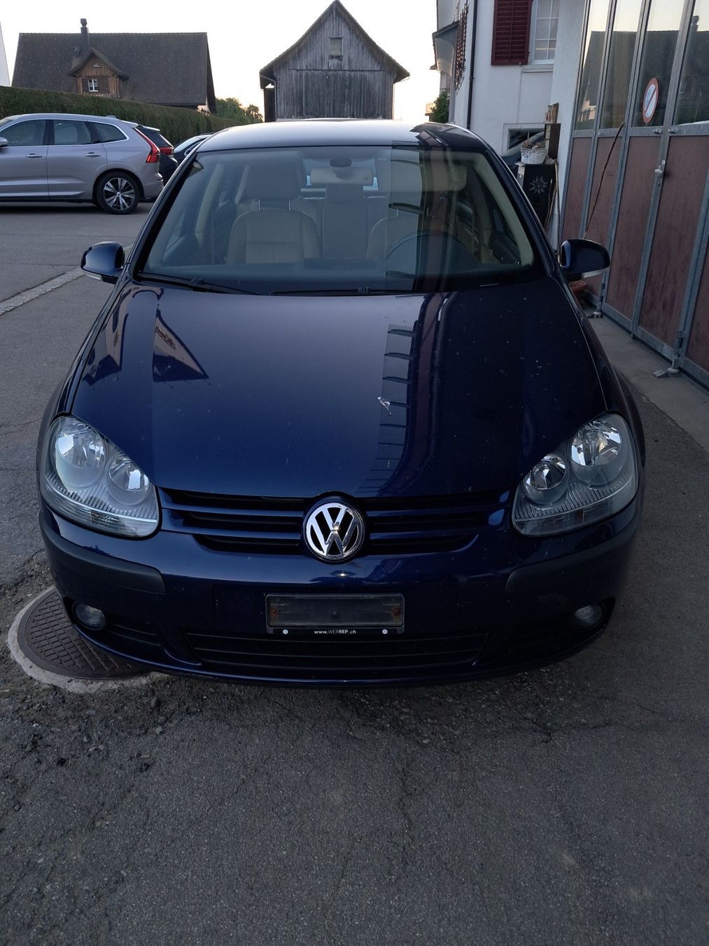 VW Automobili: VW GOLF 5  2.0FSI – Usato da Goldingen venduto da Koffer1.4