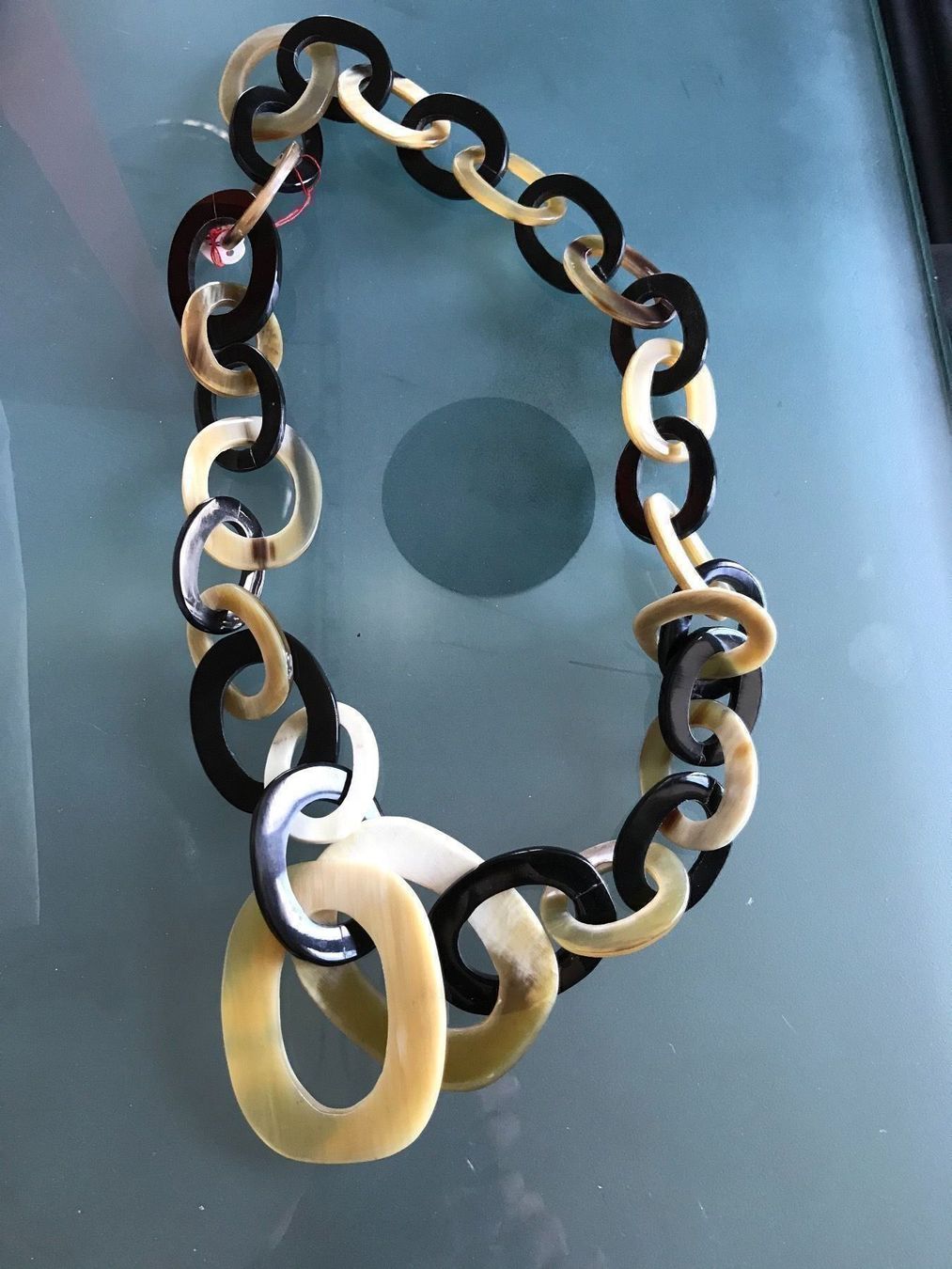 Colliers: Halsschmuck aus Horn – D'occasion à Utzigen par elf01