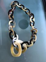 Halsschmuck aus Horn