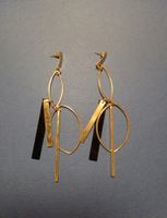 Modische Ohrringe mit geometrischen Formen, Gold & Schwarz