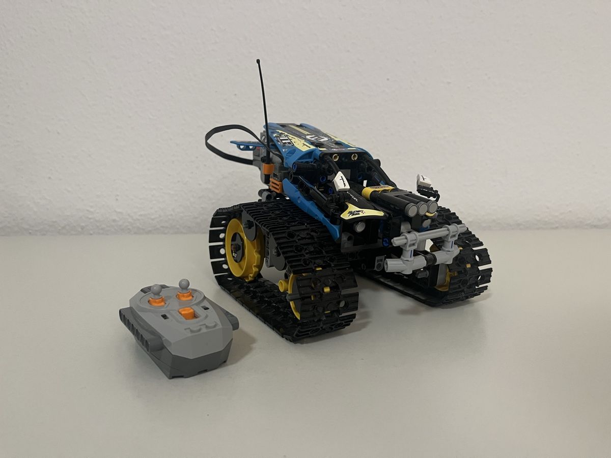 Lego Baukästen: LEGO 42095 Remote-Controlled Stunt Racer – Gebraucht aus Basel von Palchyk