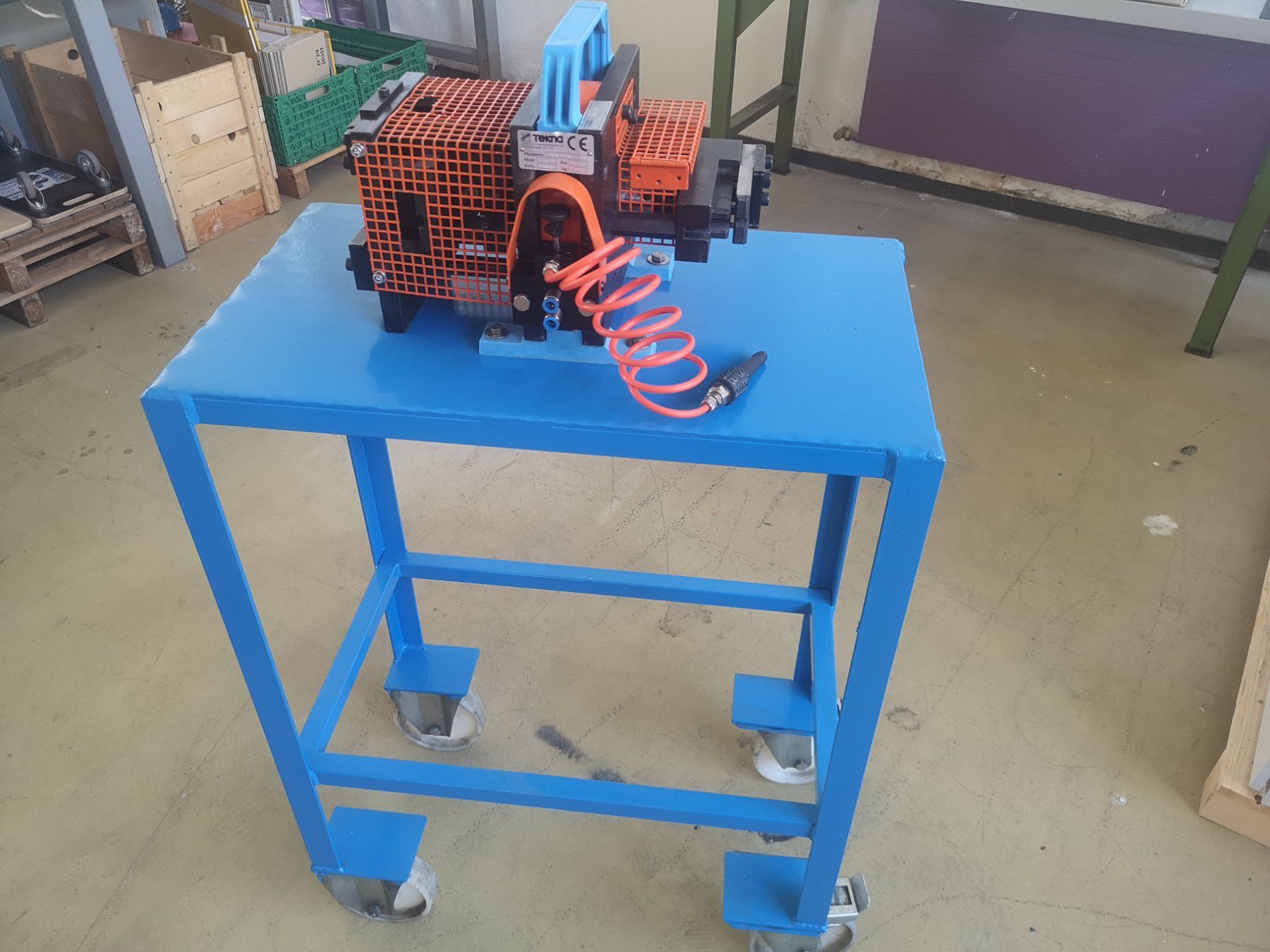 Toutes les machines: Poinçonneuse multifonctions Tekna TK280RC8 – D'occasion à Noës par Rkpel