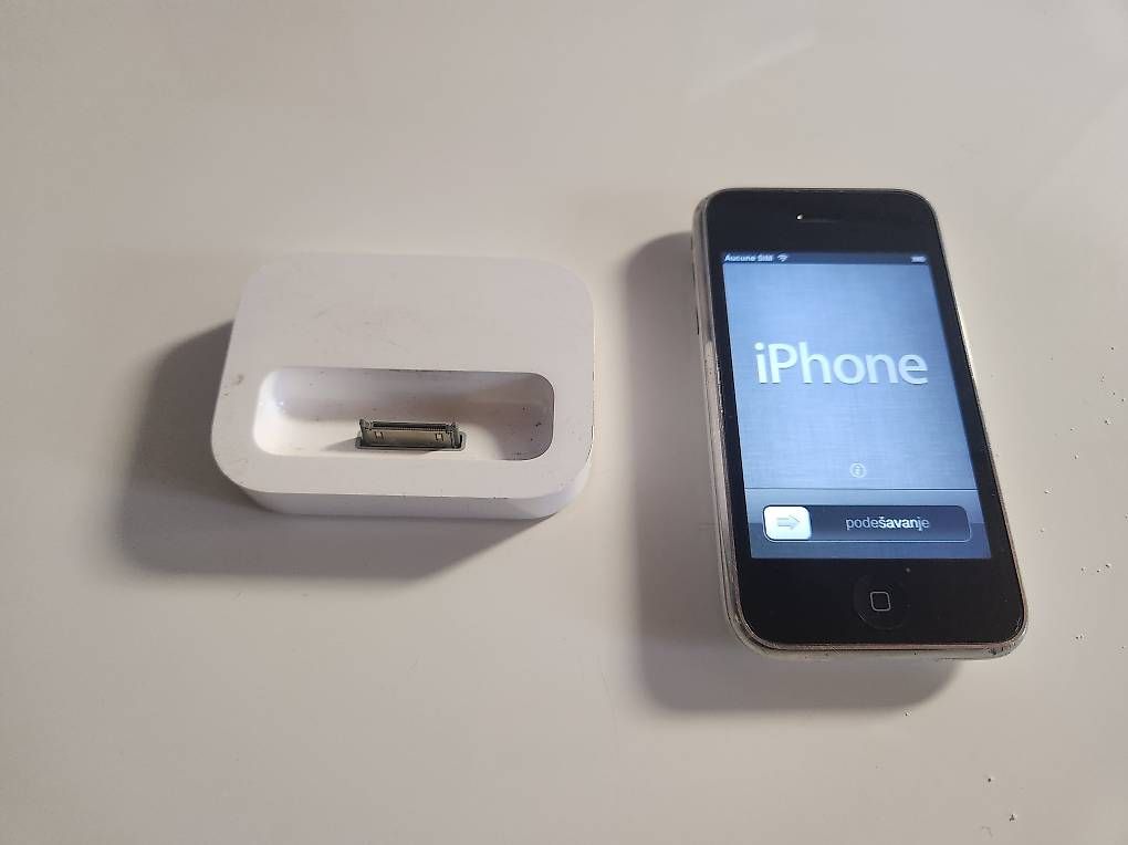 Portables: iPhone 3 16 GB Pour les collectionneurs  – D'occasion à Donneloye par ire_767q 1