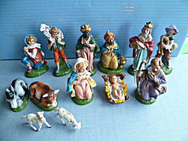 Figuren: Krippenfiguren 13-teilig s. schön, kompl. – Gebraucht aus Effretikon von Heimstudio 1