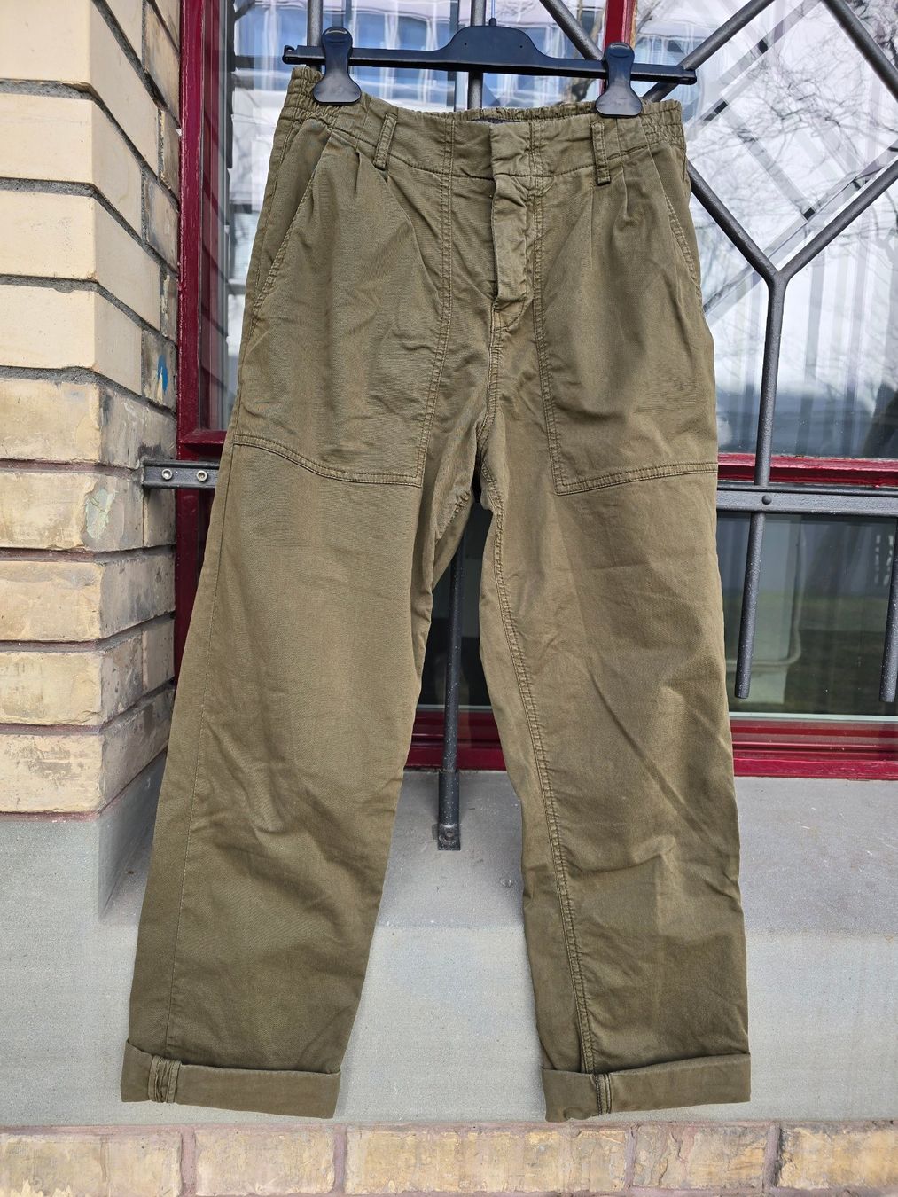 Drykorn Hosen: Kleidung: Hose olive/DRYKORN, Gr. 28 – Gebraucht aus Romanshorn von Rachacha