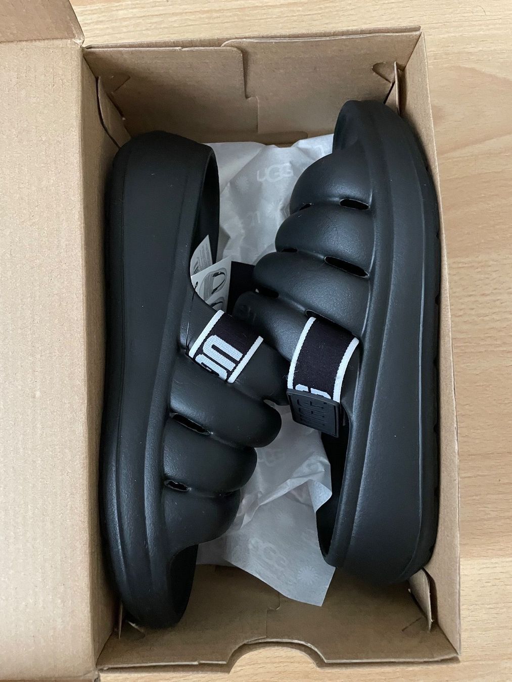 Ugg Scarpe per ragazze: UGG Sandalen Gr. 35 NEU – Nuovo e nell'imballaggio originale da Waltenschwil venduto da hansnine 4