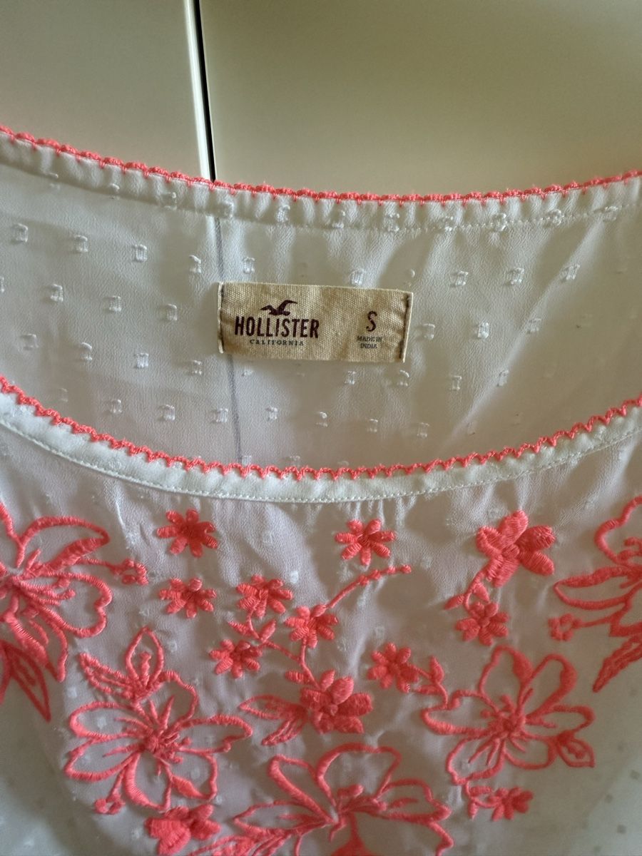 Hollister T-shirt: Hollister Shirt – Usato da Bern venduto da jbern3012 1