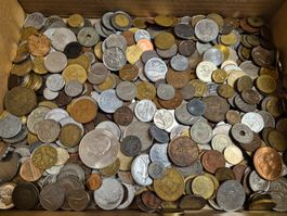Grosse Sammlung mit 4.6 Kg. Münzen aus aller Welt