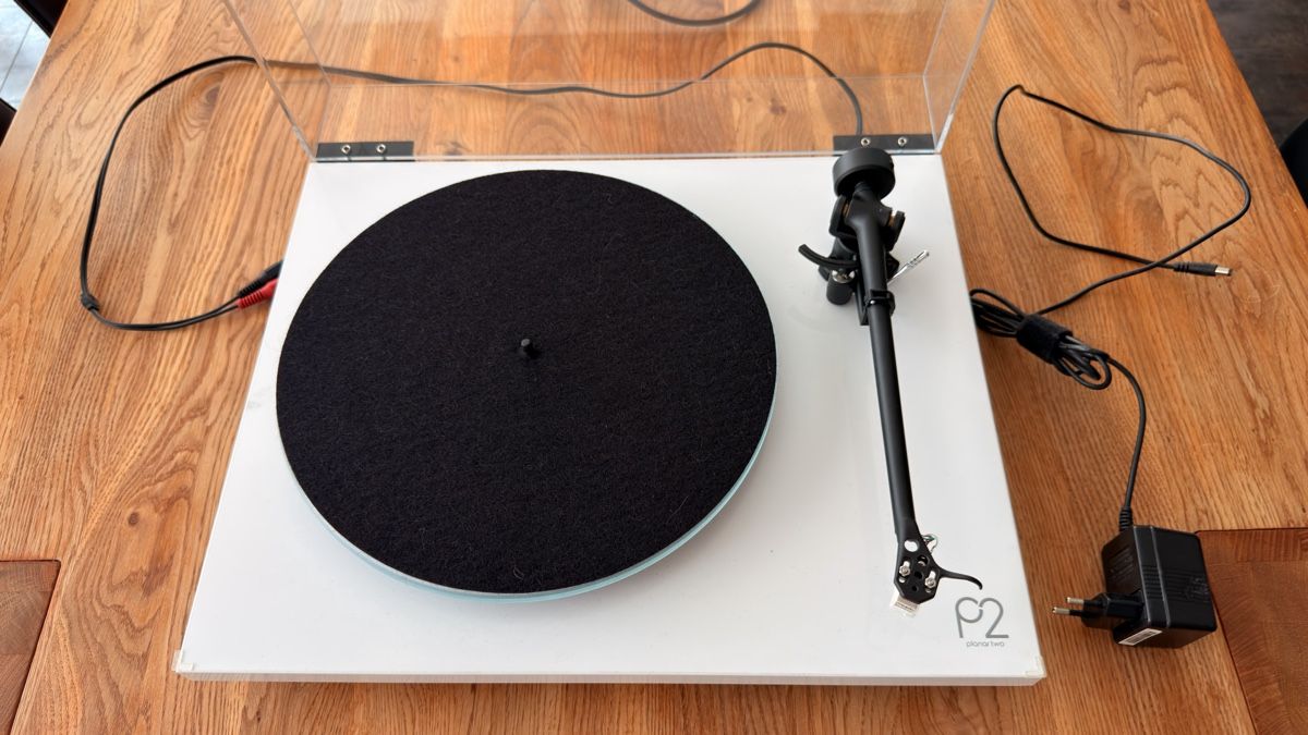 Rega Plattenspieler: Rega P2 Plattenspieler top Zustand – Gebraucht aus Giebenach von Monogramm 1