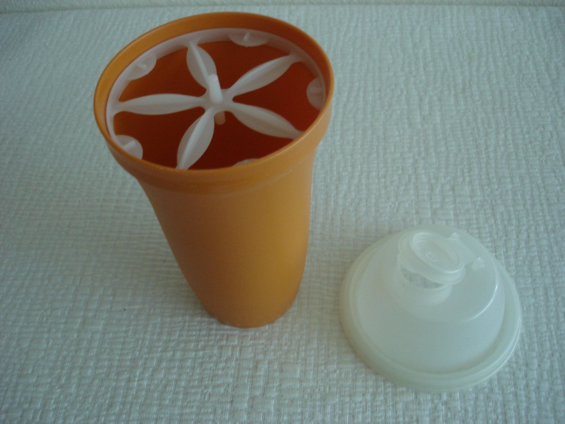 Tupperware Behälter & Ähnliches: Tupperware Schüttelbecher & 1 Lt. Krug – Gebraucht aus Regensdorf von anna059 4