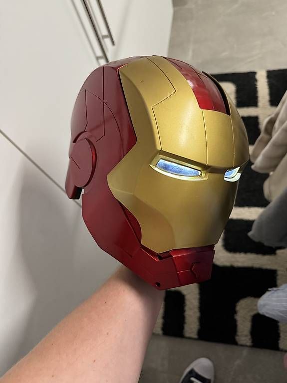 Maschere: Iron Man Maske mit LED – Usato da Möriken AG venduto da E60Veni 4