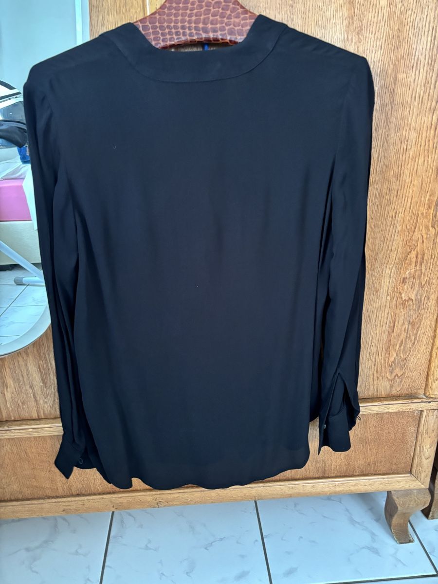 Camicette, T-shirt & Top: Camicia nera  – Nuovo (secondo la descrizione) da Schwyz venduto da Francesca54 1