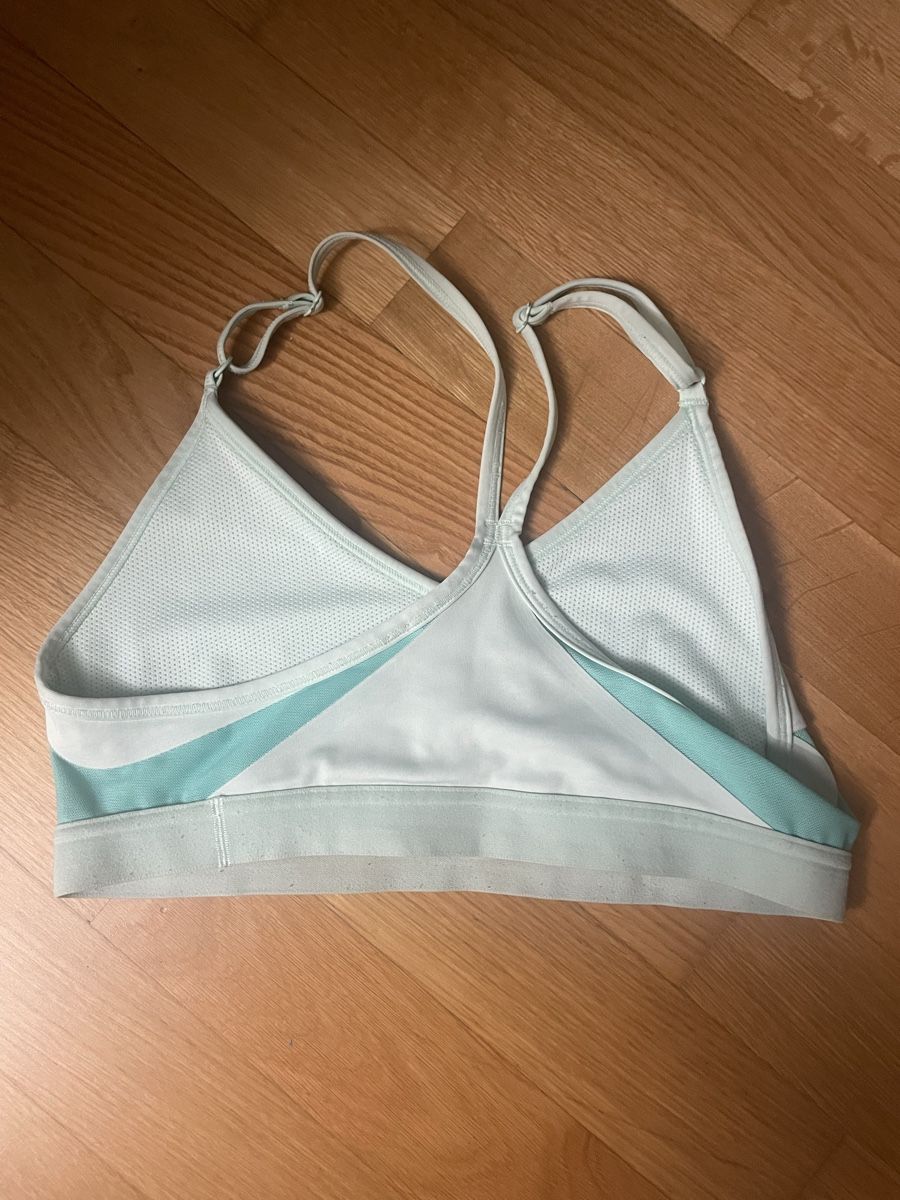 Nike Sonstige Unterwäsche: Sport BH türkis M Nike – Gebraucht aus Walenstadt von ste_mp6f 1