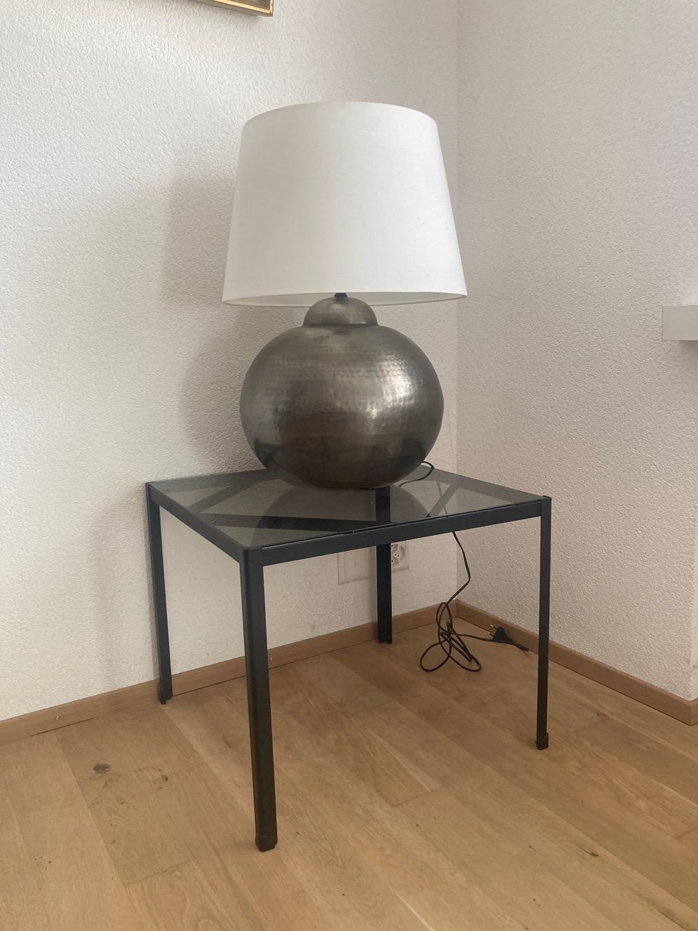 Lampen: Lampe mit Tischchen – Gebraucht aus Flums von Aros 1