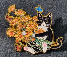 CC981  Pin Cat Katze Sitzend mit Blumen