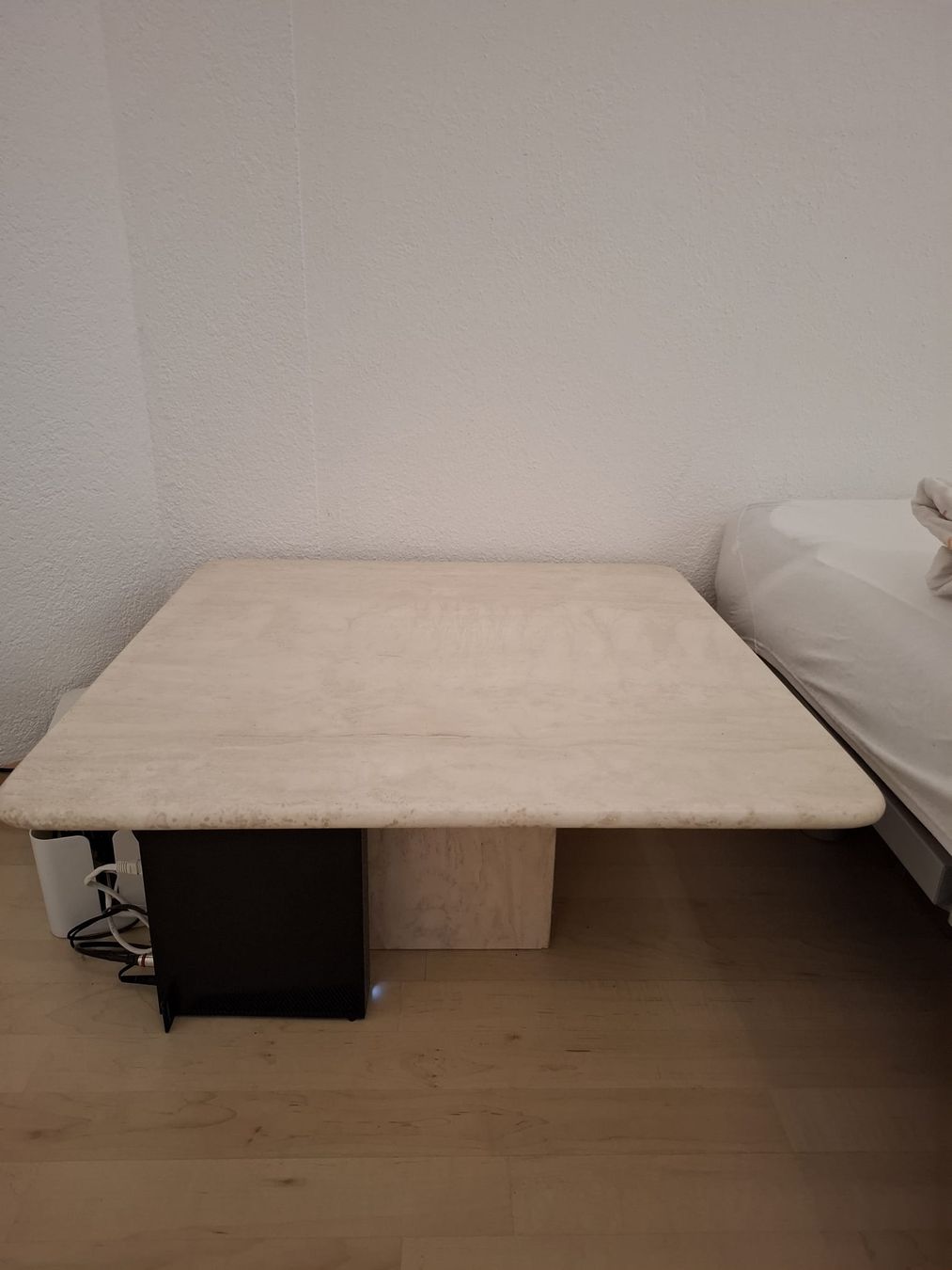 Tische: 3 Travertintischchen – Gebraucht aus Buus von Nambo 4