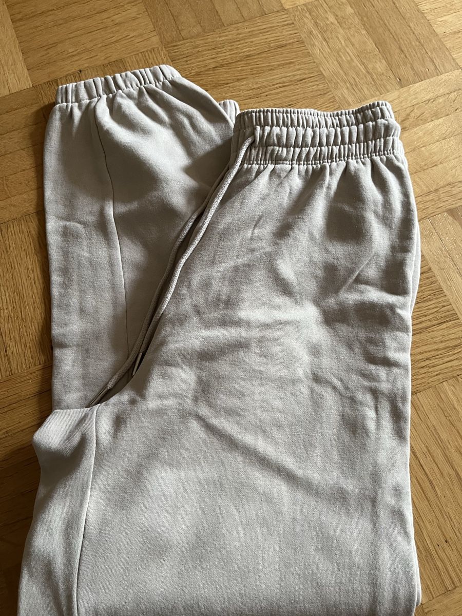 H&M Hosen: Trainerhose beige S – Gebraucht aus Bern von Regi1975