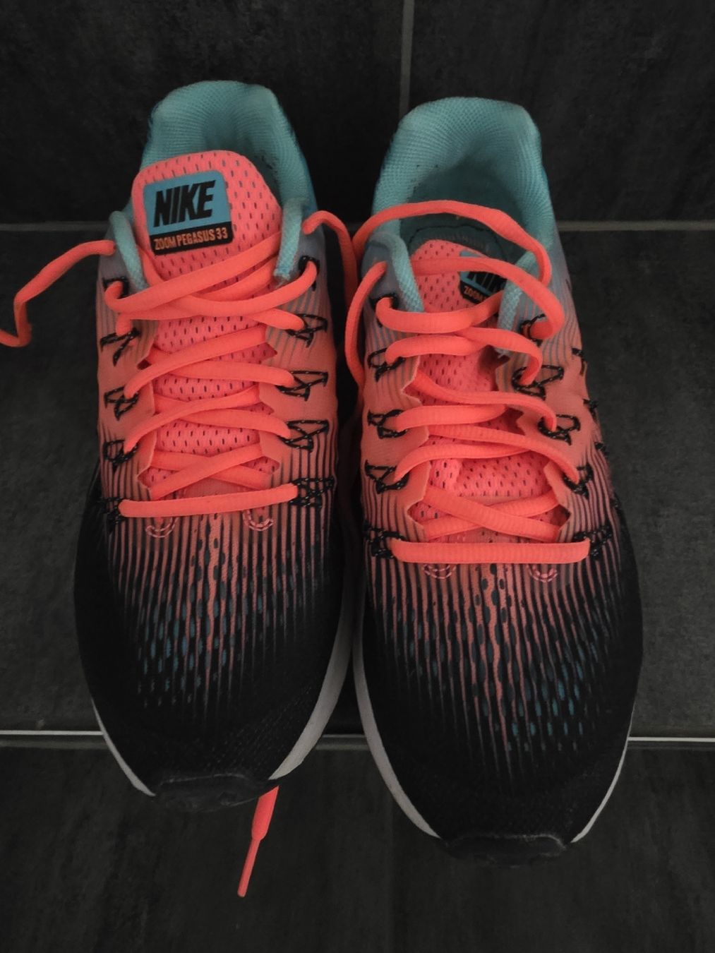 Nike Scarpe da donna: Nike schuhen Grösse 41/42 – Usato da Büsserach venduto da Divina86