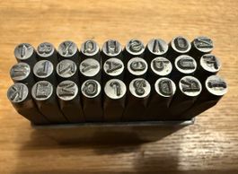 Antike Schlagstempel Buchstaben Punze 3 mm