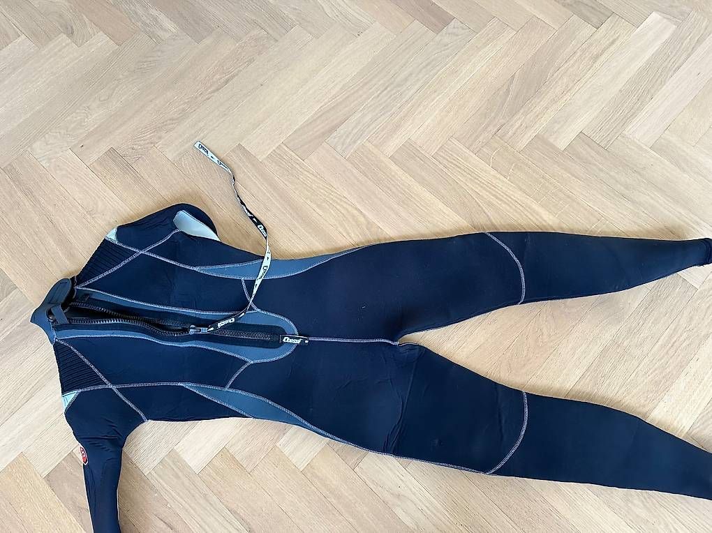 Cressi Mute per immersioni: Cressi Combinaison Plongée – Usato da Chêne-Bougeries venduto da wil_m5mb 1