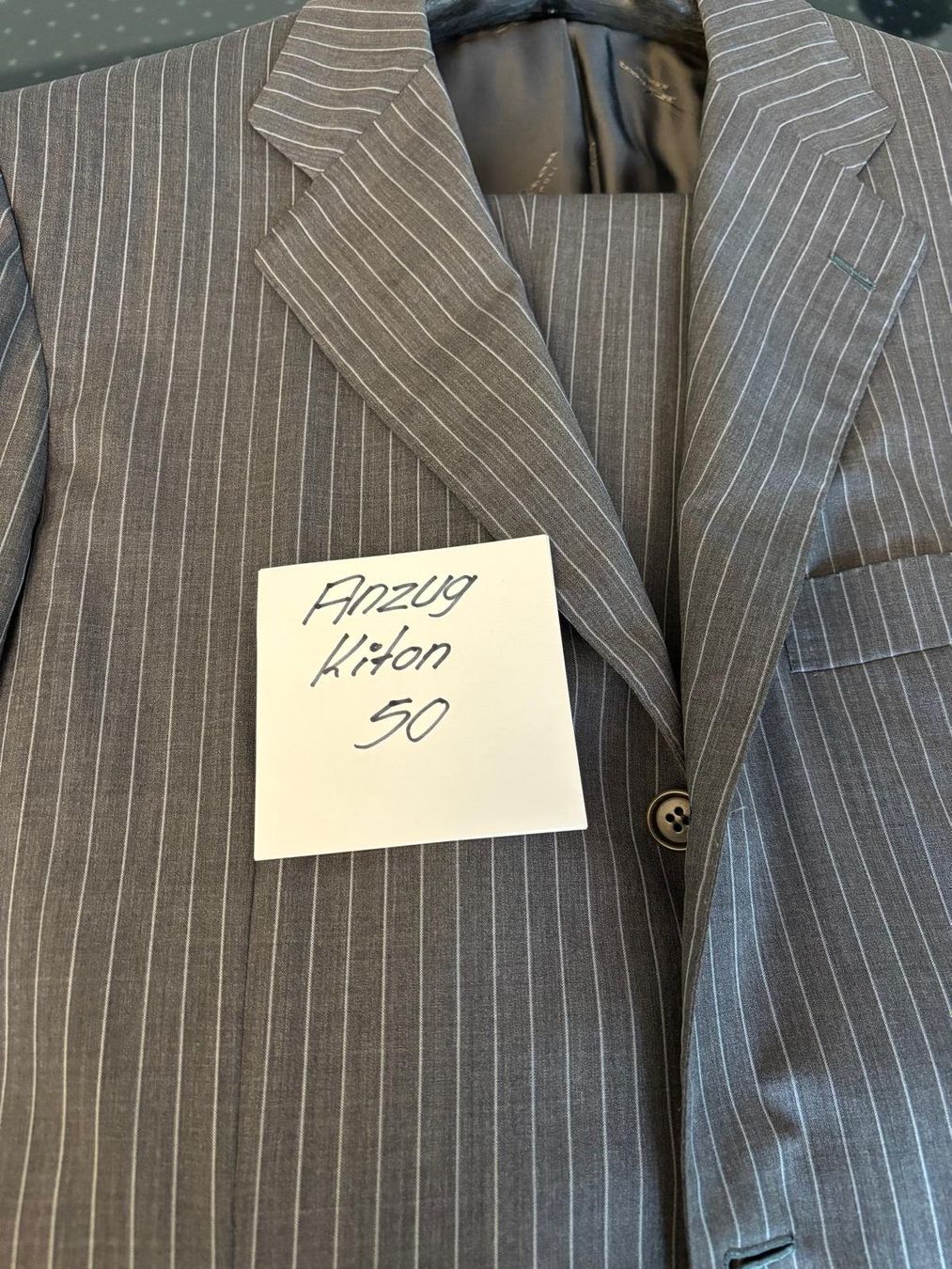 Kiton Completi: Kiton Anzug – Nuovo e nell'imballaggio originale da Hausen AG venduto da MM_FM