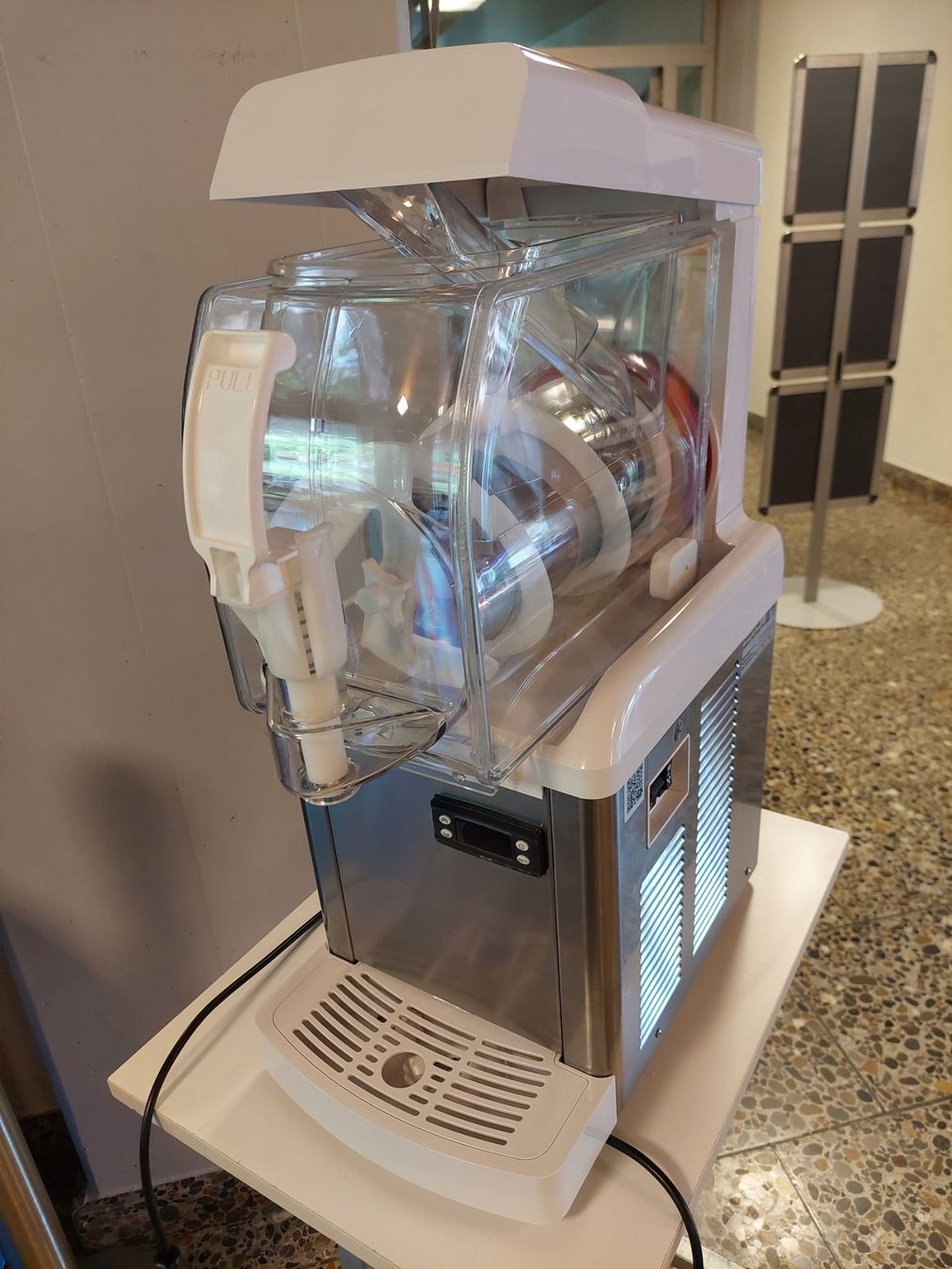 Küchengeräte: Slush-Maschine – Gebraucht aus Zollbrück von Mrred