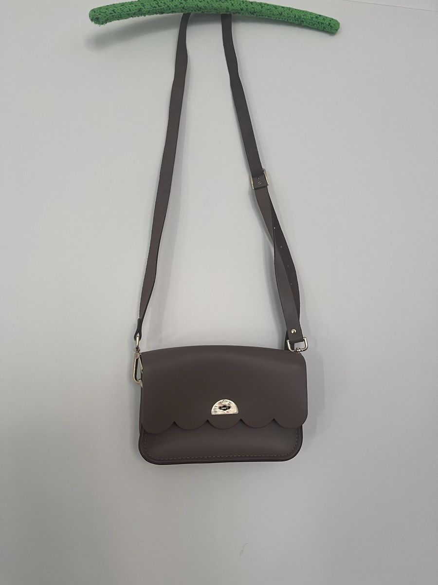 Borse da donna: Ledertasche (Nie getragen) – Nuovo e nell'imballaggio originale da Allschwil venduto da MaloseS08