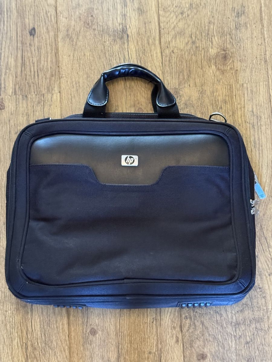 Sacs: HP Laptop Bag - Stylish, Practical, Excellent Condition! – D'occasion à Zürich par olalinda
