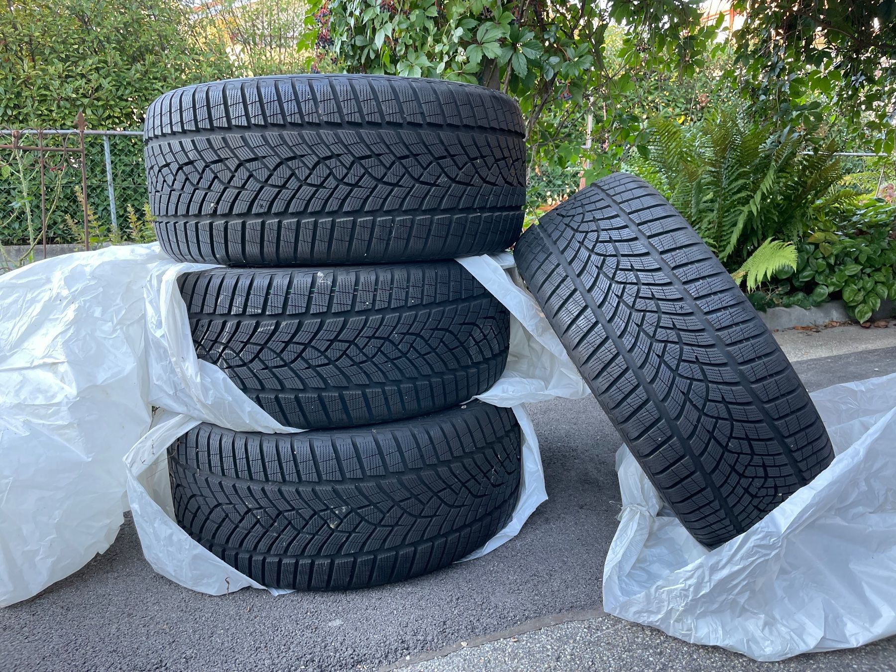 Goodyear Pneumatici & Ruote complete: Goodyear UltraGrip Performance Reifen Winter – Usato da Port venduto da hgn1