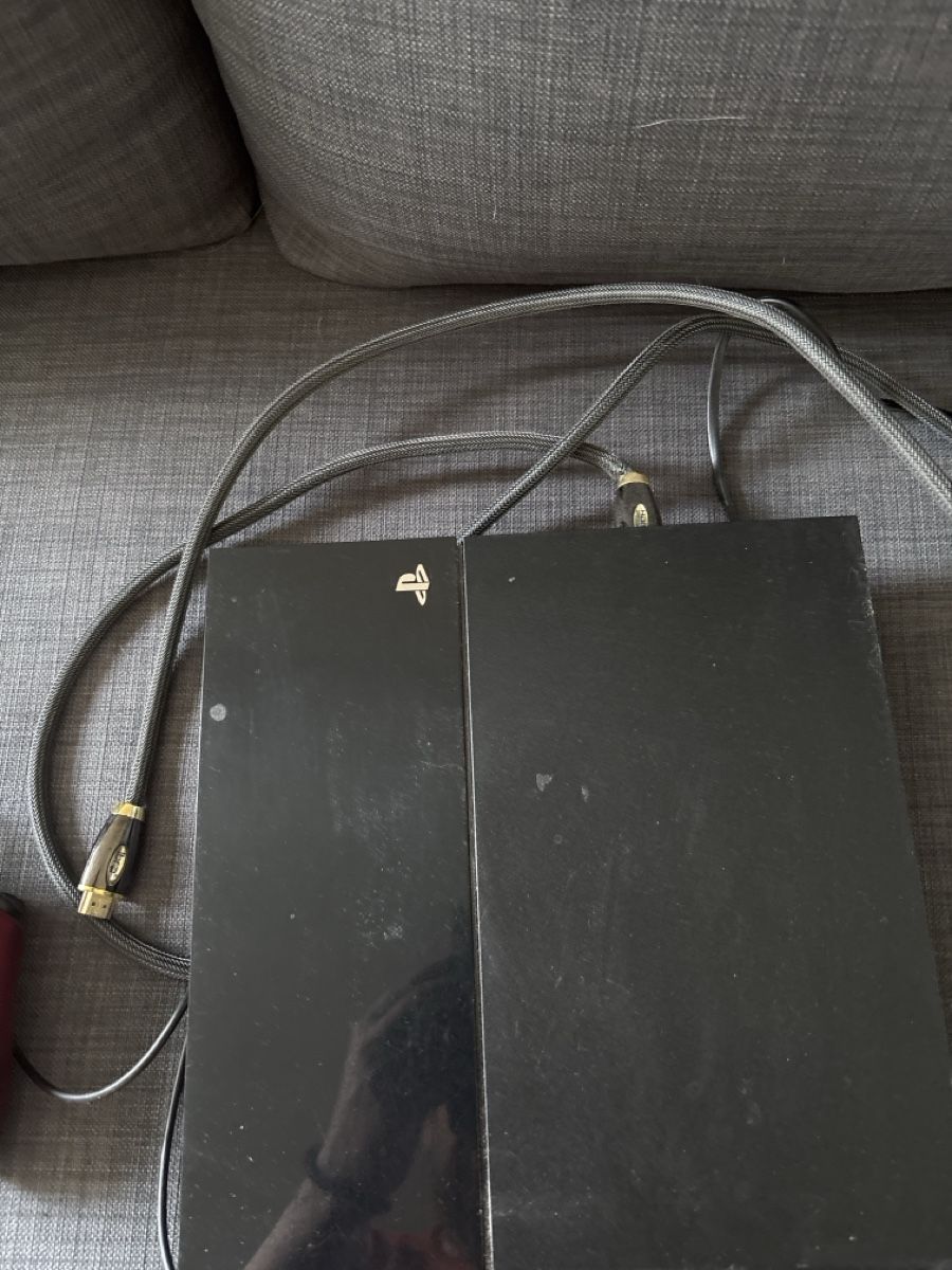 Sony Konsolen: PlayStation 4 – Gebraucht aus Oberwil BL von rev_sb8d 2