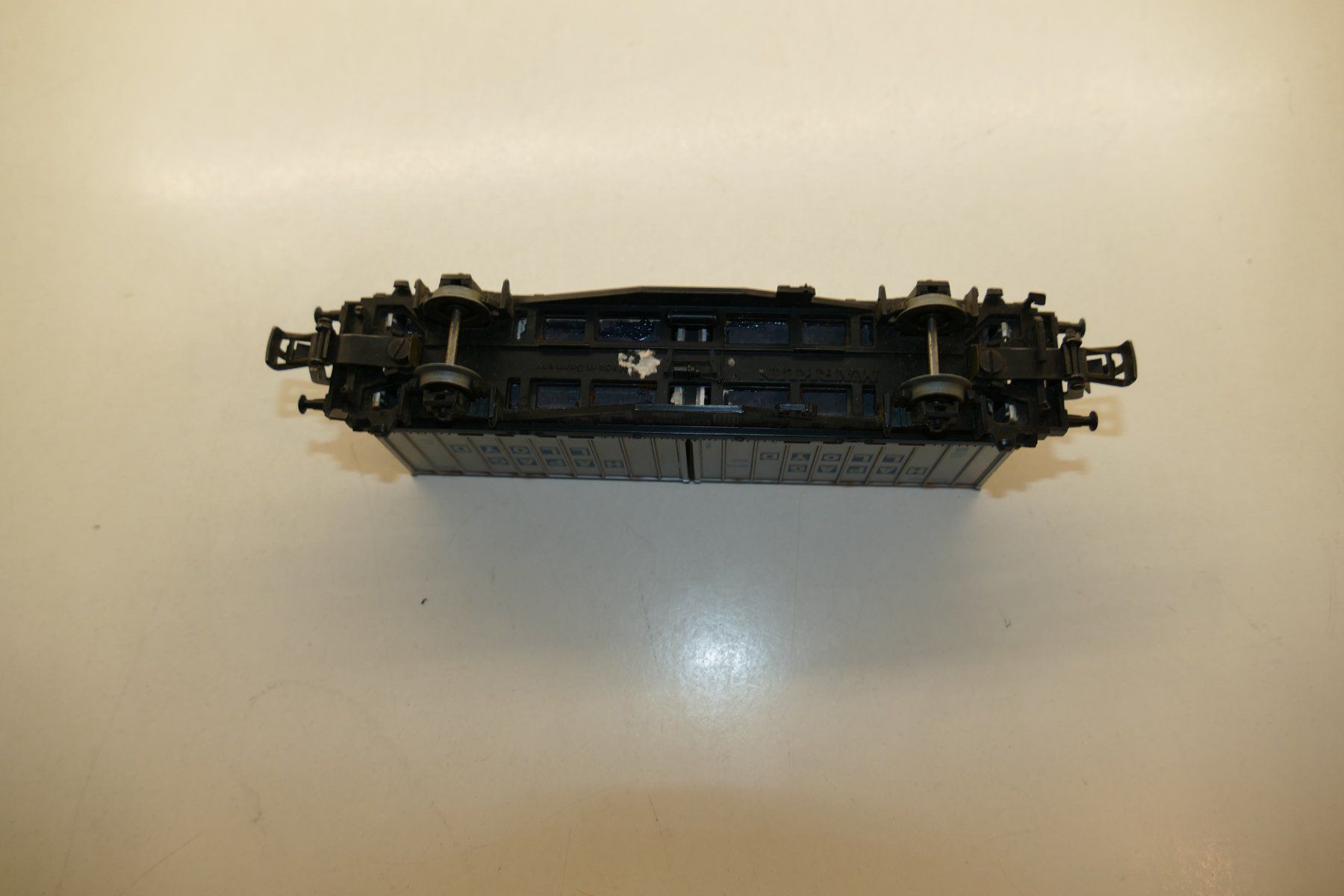 Märklin Modellini di ferrovie: Märklin H0: DB Containerwagen Hapag Lloyd – Usato da Niederhasli venduto da rail-duerst 5