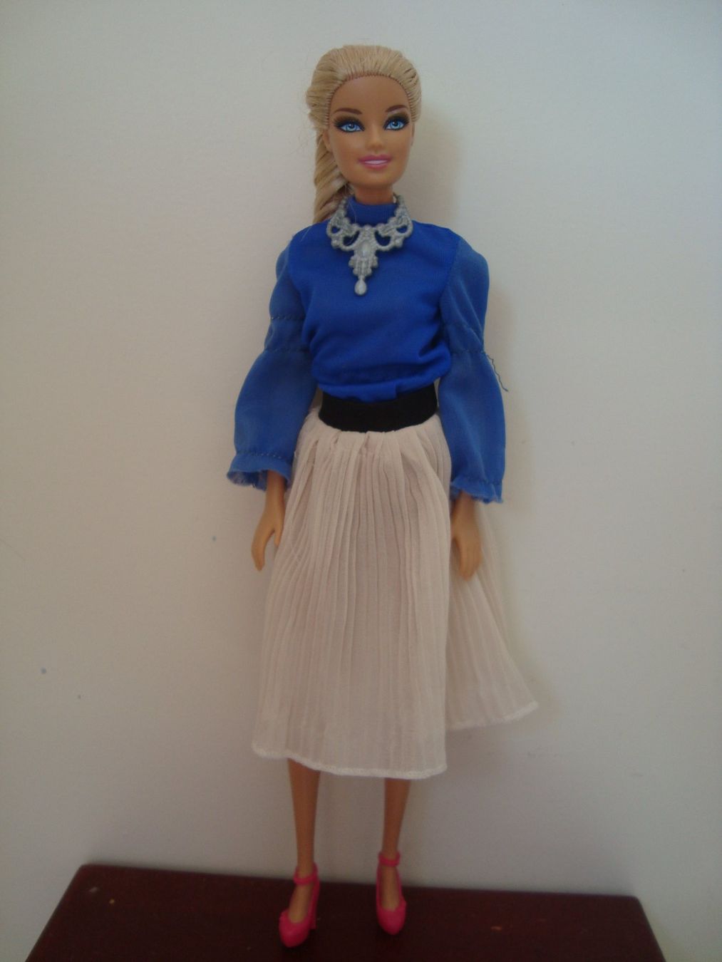 Bambole: Poupée - style Barbie - avec tresse blonde – Nuovo (secondo la descrizione) da Fribourg venduto da ruswil007
