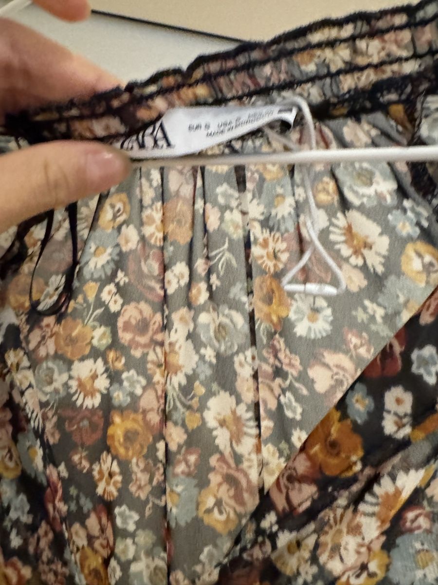 Vestiti: Zara Blumenkleid, Grösse S – Usato da Hinwil venduto da YPMK61 1
