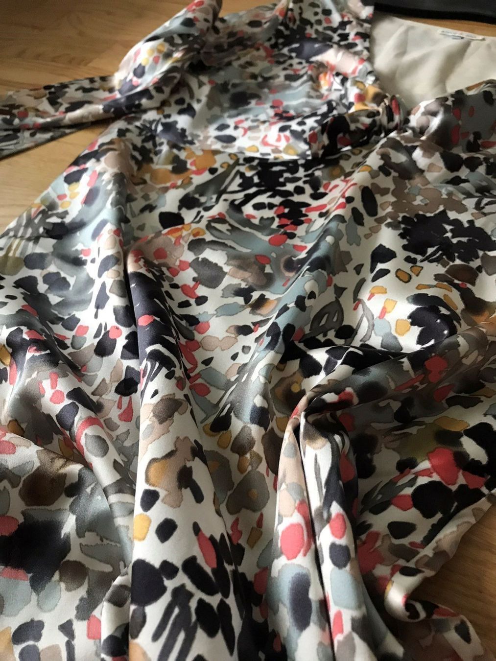 Kleider: Neu! Seidenkleid, Ladenpreis 390 CHF – Neu (gemäss Beschreibung) aus Zürich von ZuriShrek 5