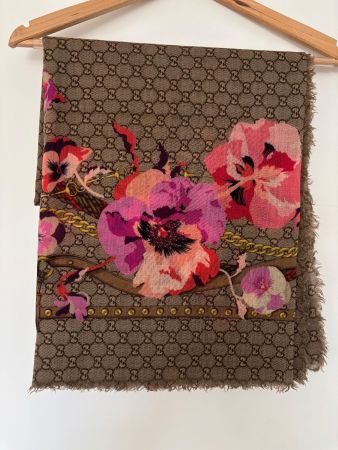 GUCCI feiner dekorativer Wollschal rosa, pink 140x140cm