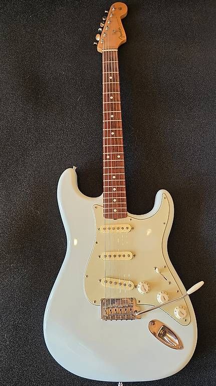 Instruments de musique: Fender Mexico Strat 2010 Custom Designed Barenuckel PU's – D'occasion à Malix par alex_ar