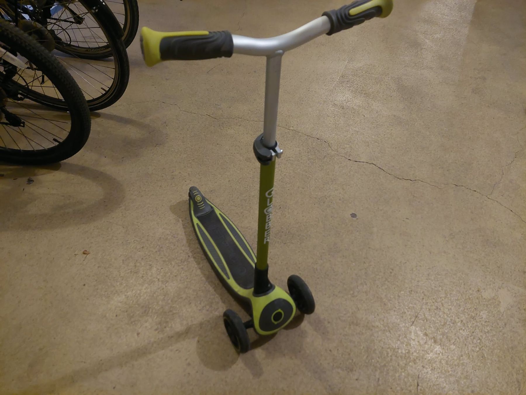 Veicoli per bambini: Kinderroller/scooter – Usato da Steffisburg venduto da kir_gl9d